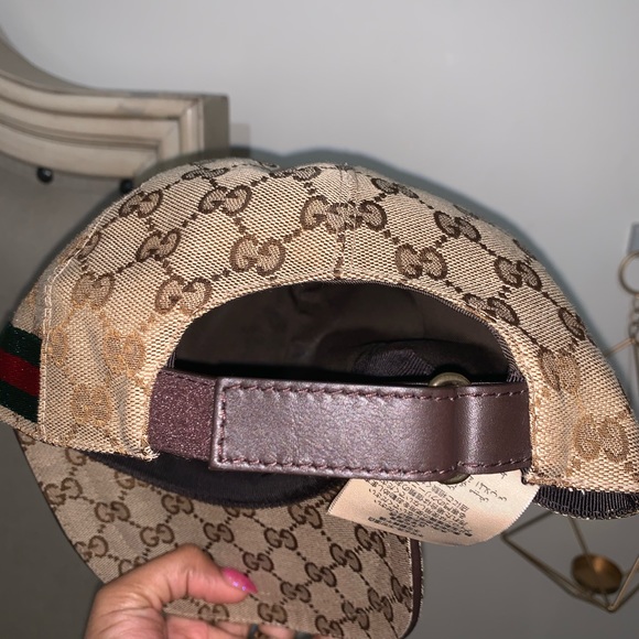 Authentic gucci hat worn once size 85 (medium) - Picture 7 of 9